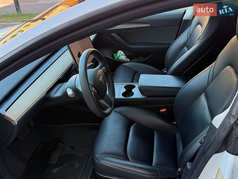 Седан Tesla Model 3 2022 в Вінниці
