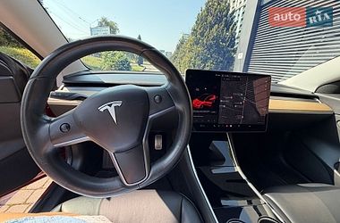 Седан Tesla Model 3 2019 в Львові