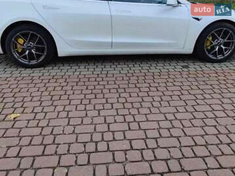 Седан Tesla Model 3 2020 в Львові фото 3 Седан Tesla Model 3 2020 в Львові