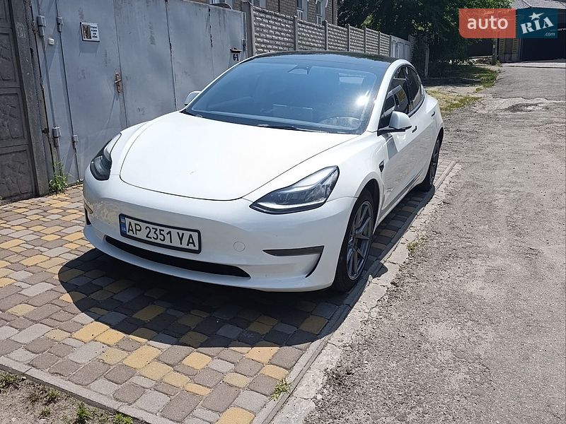 Седан Tesla Model 3 2023 в Запорожье