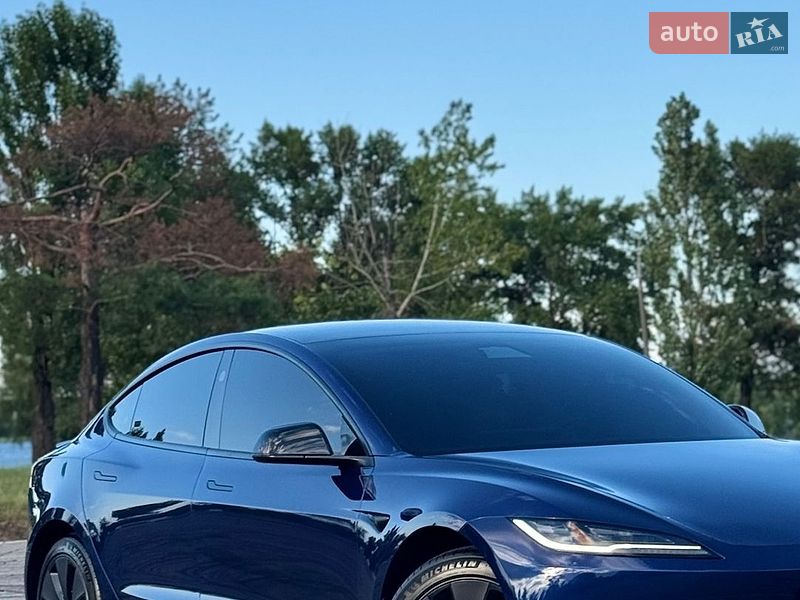 Седан Tesla Model 3 2025 в Дніпрі