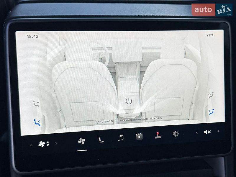 Седан Tesla Model 3 2025 в Дніпрі