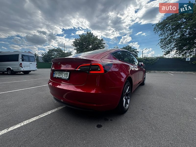 Седан Tesla Model 3 2023 в Одессе