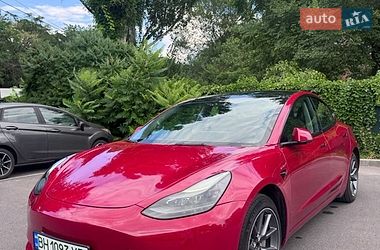 Седан Tesla Model 3 2023 в Одессе