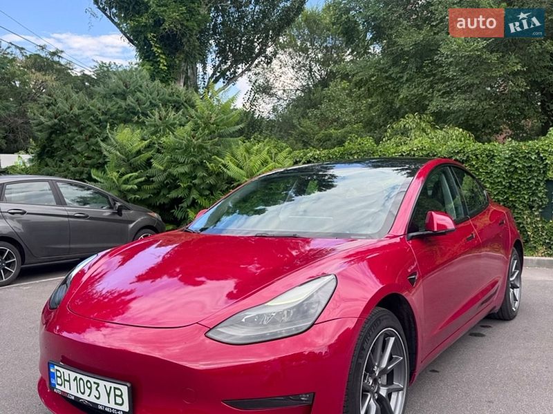 Седан Tesla Model 3 2023 в Одессе