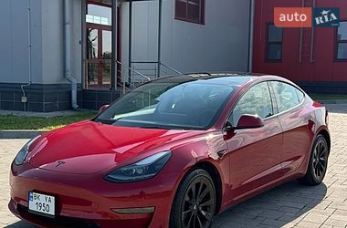 Седан Tesla Model 3 2022 в Ровно
