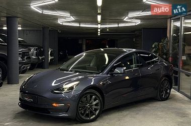 Седан Tesla Model 3 2023 в Одессе