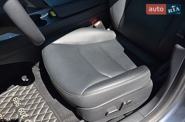 Седан Tesla Model 3 2023 в Києві