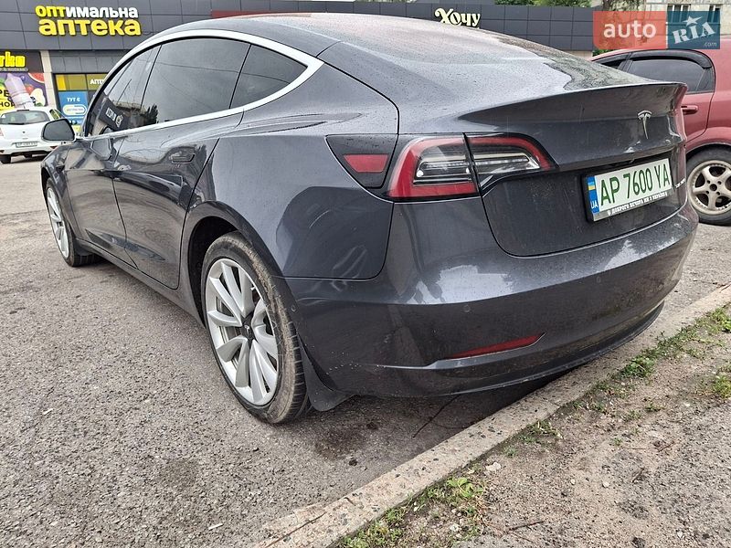 Седан Tesla Model 3 2018 в Вознесенську