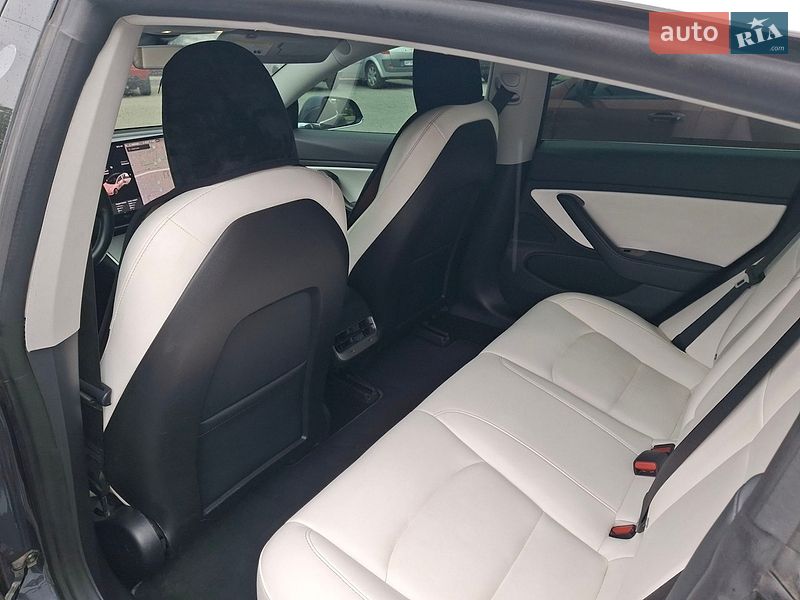 Седан Tesla Model 3 2018 в Вознесенську