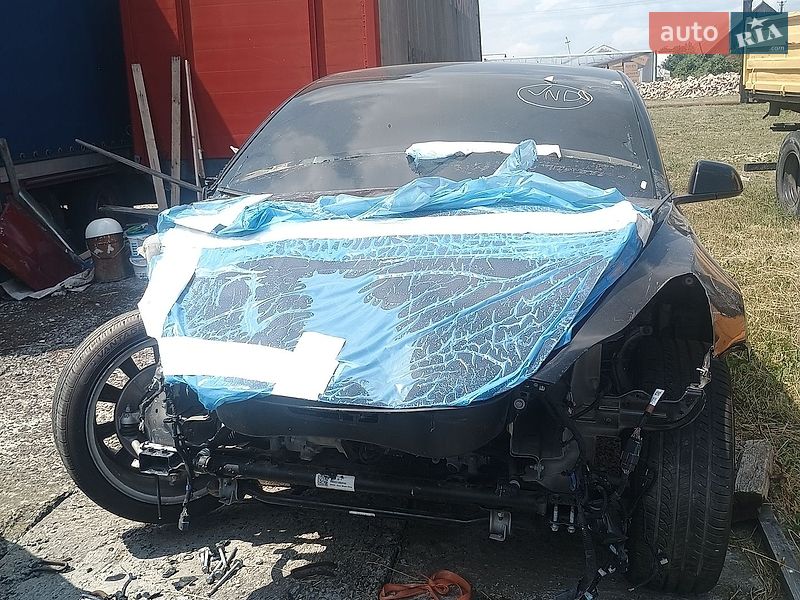 Седан Tesla Model 3 2022 в Хмельницком