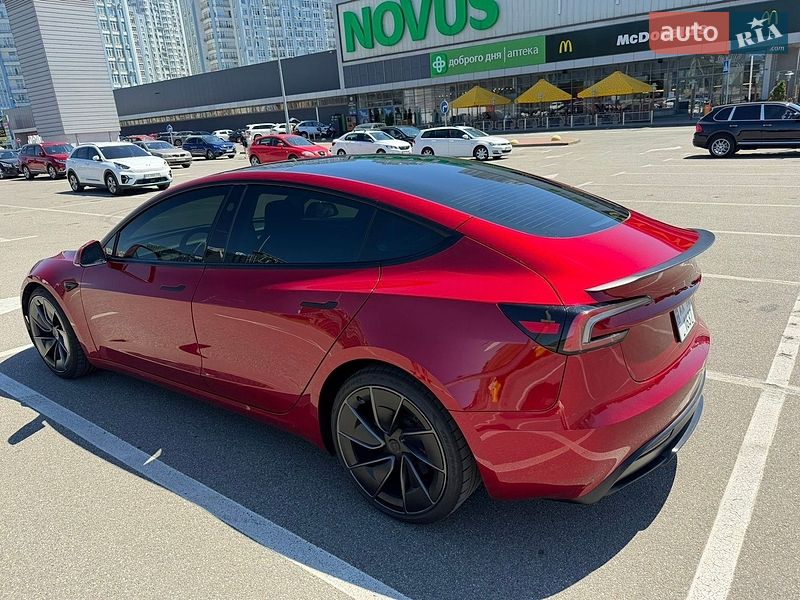 Седан Tesla Model 3 2024 в Киеве