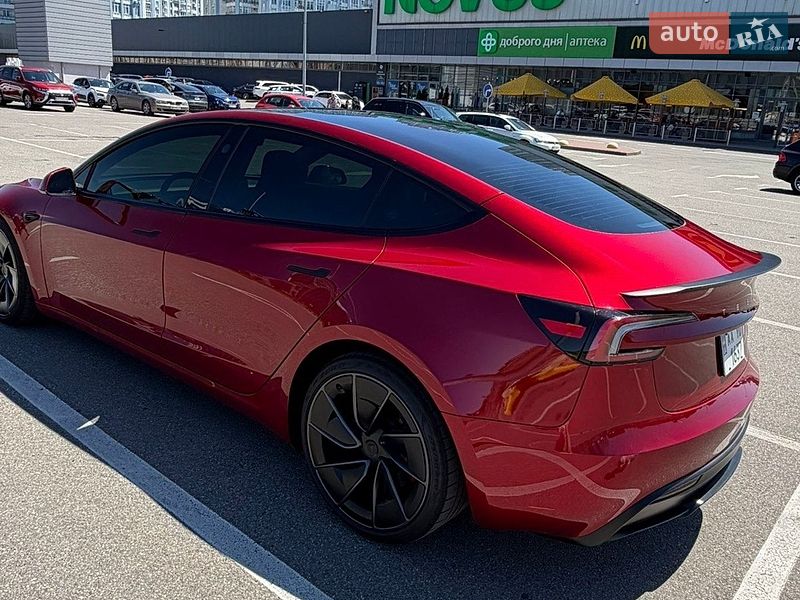 Седан Tesla Model 3 2024 в Киеве