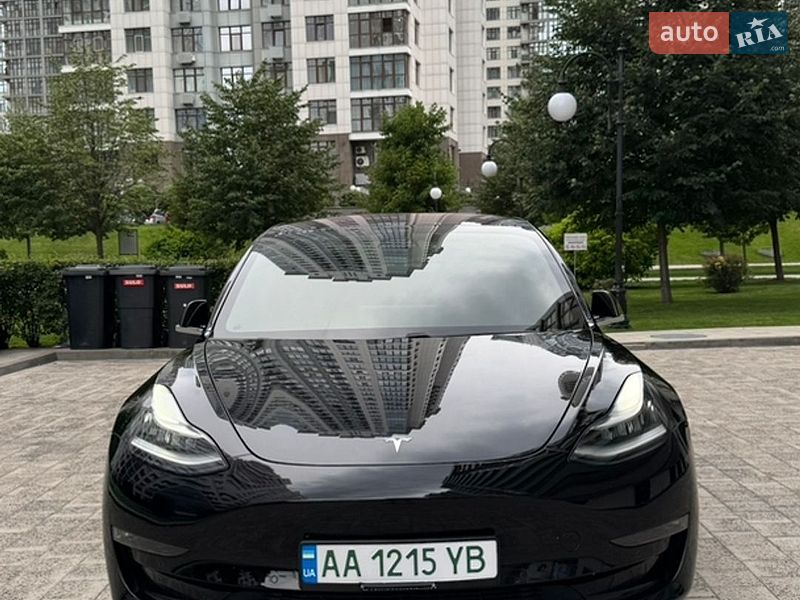 Седан Tesla Model 3 2019 в Києві