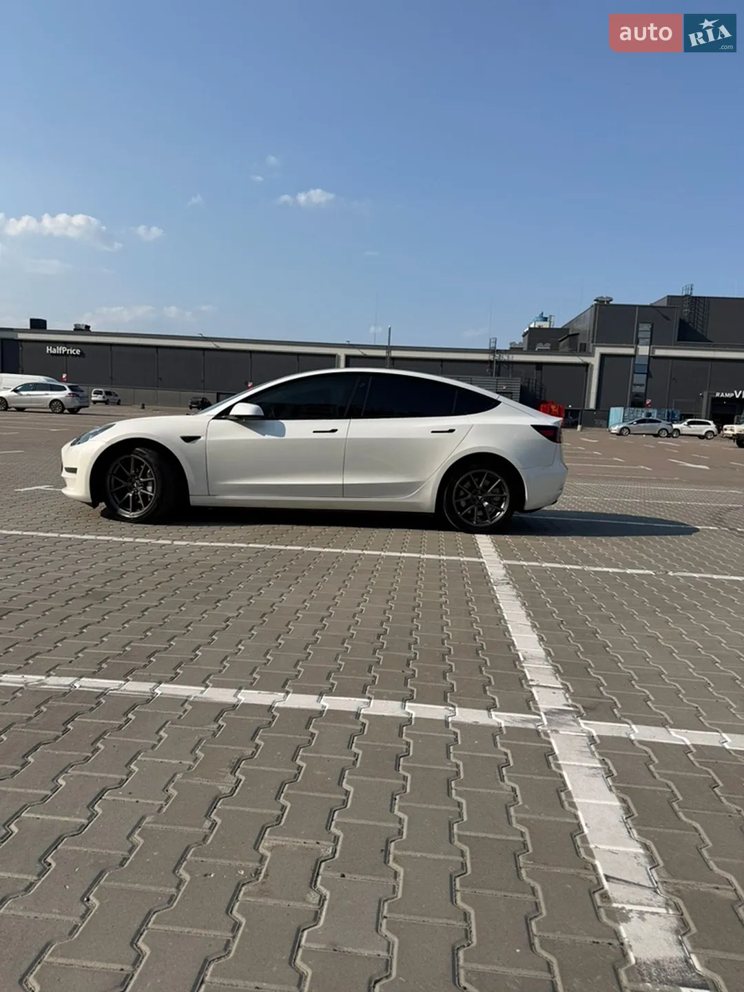 2022 Tesla Model 3 - мініатюра 3