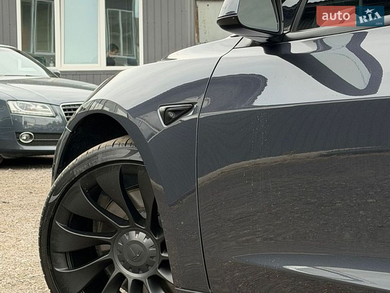 Седан Tesla Model 3 2021 в Ужгороді