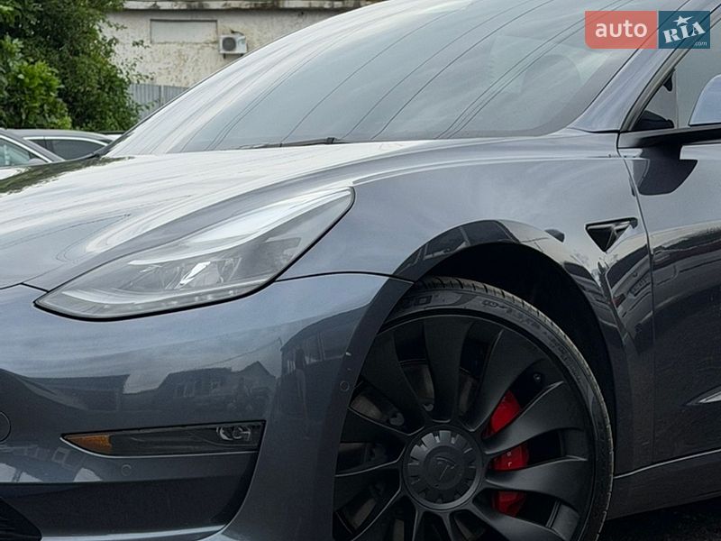 Седан Tesla Model 3 2021 в Ужгороді