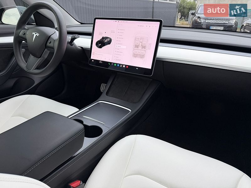 Седан Tesla Model 3 2021 в Ужгороді