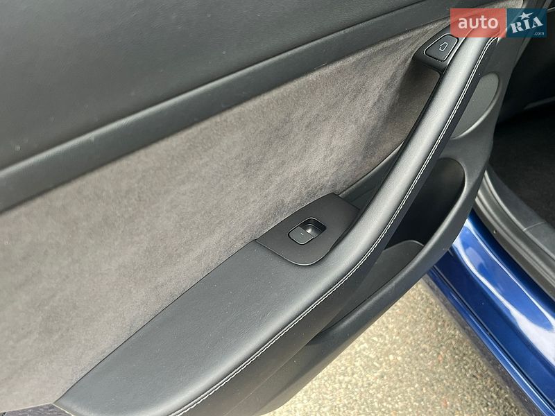 Седан Tesla Model 3 2022 в Києві