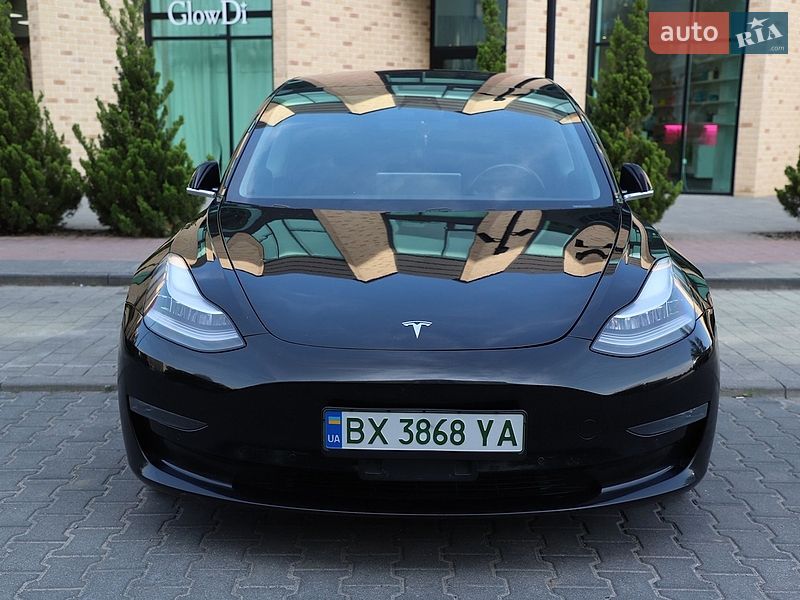 Седан Tesla Model 3 2018 в Хмельницком
