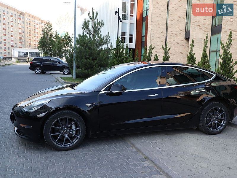 Седан Tesla Model 3 2018 в Хмельницком