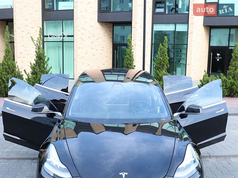 Седан Tesla Model 3 2018 в Хмельницком