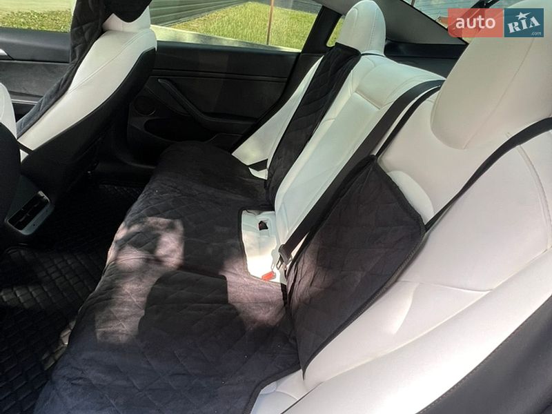Седан Tesla Model 3 2023 в Старом Самборе