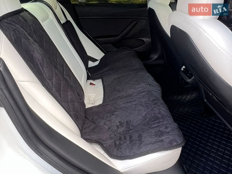 Седан Tesla Model 3 2023 в Старом Самборе