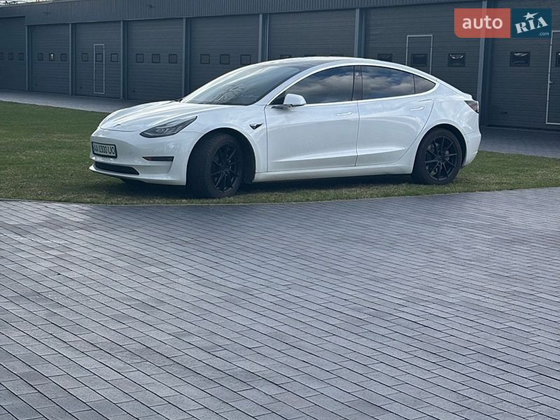 Седан Tesla Model 3 2020 в Борисполе