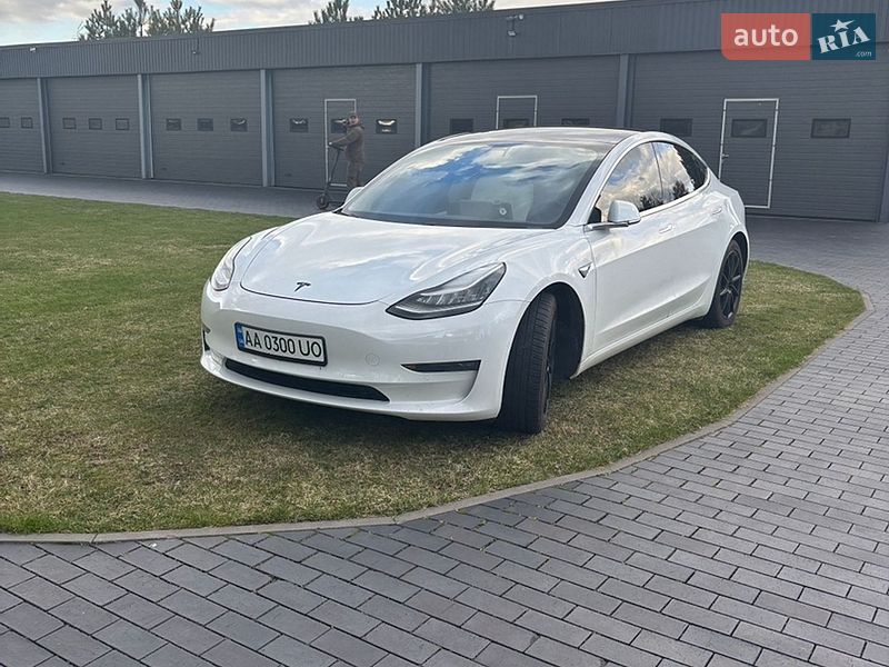 Седан Tesla Model 3 2020 в Борисполе
