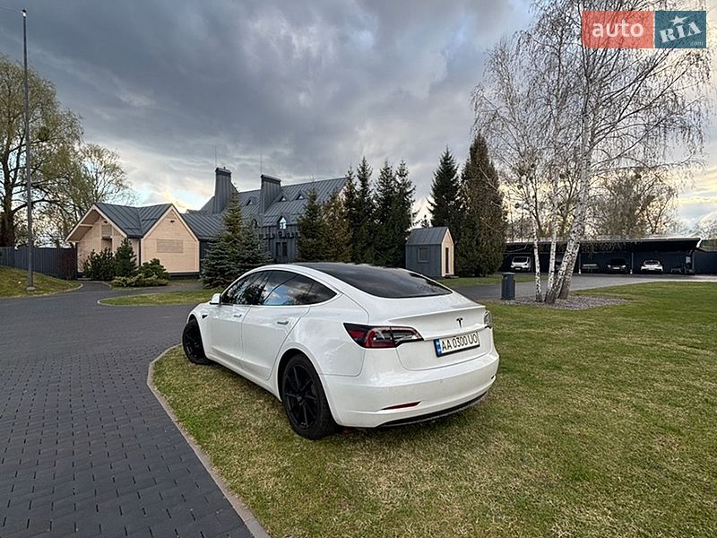 Седан Tesla Model 3 2020 в Борисполе