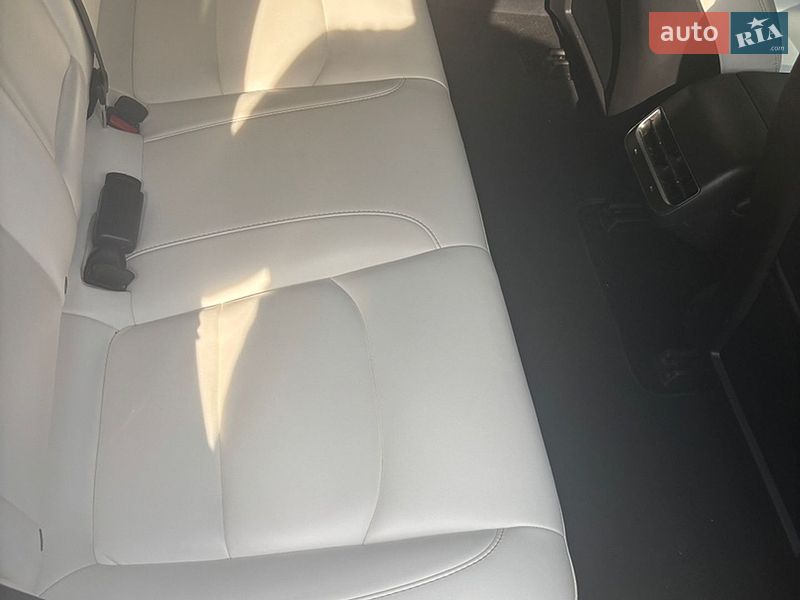 Седан Tesla Model 3 2020 в Борисполе