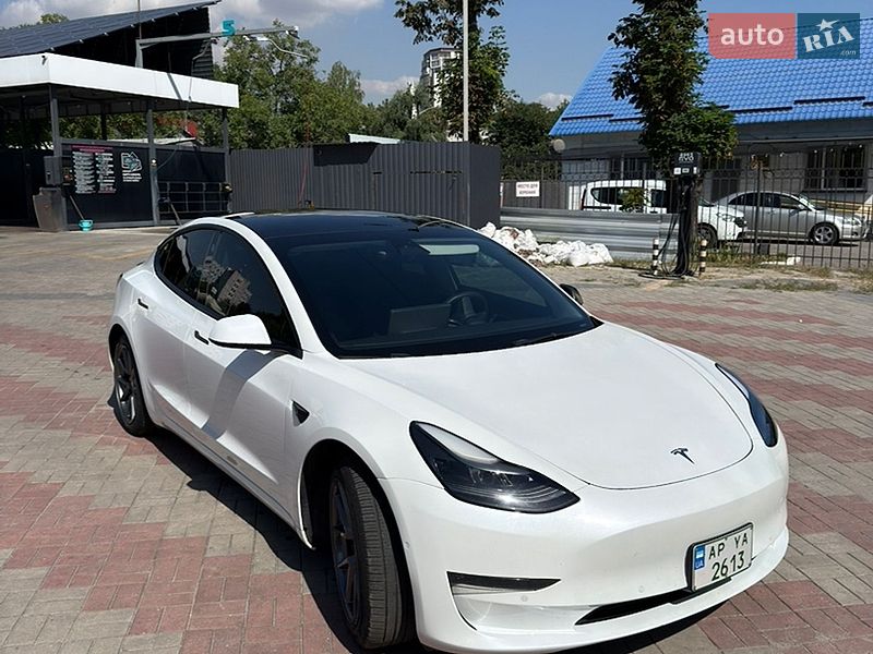 Tesla Model 3 2021