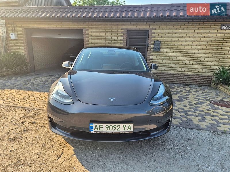 Tesla Model 3 2019