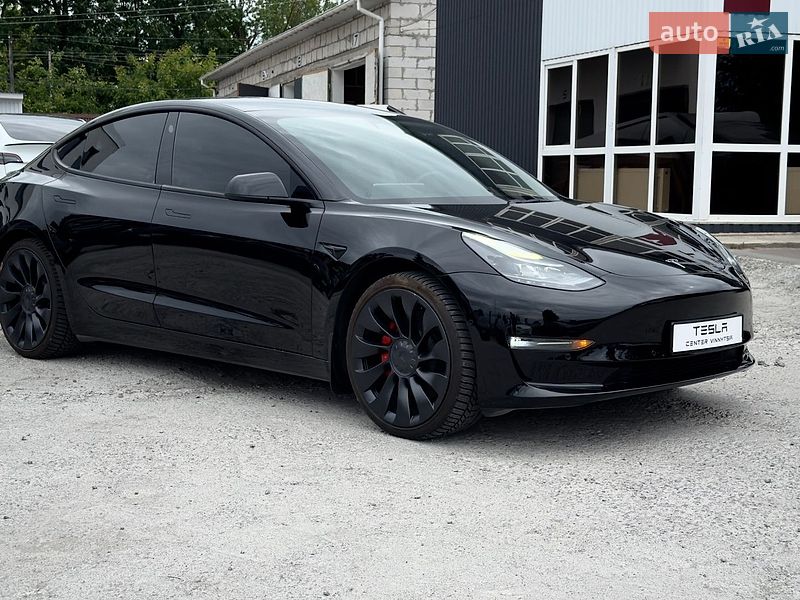 Седан Tesla Model 3 2022 в Вінниці