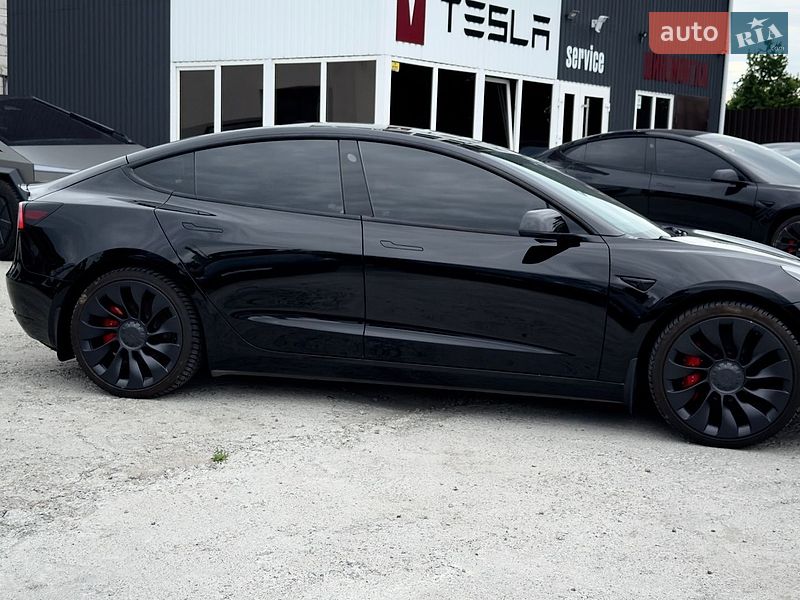 Седан Tesla Model 3 2022 в Вінниці