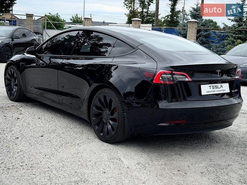 Седан Tesla Model 3 2022 в Вінниці
