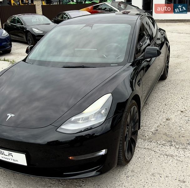 Седан Tesla Model 3 2022 в Вінниці