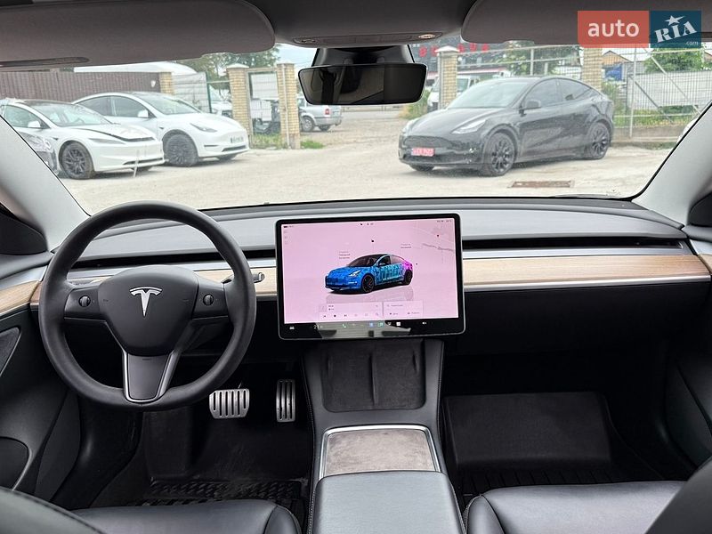 Седан Tesla Model 3 2022 в Вінниці