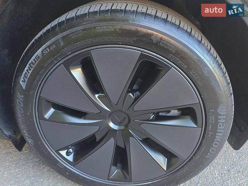 Седан Tesla Model 3 2024 в Днепре