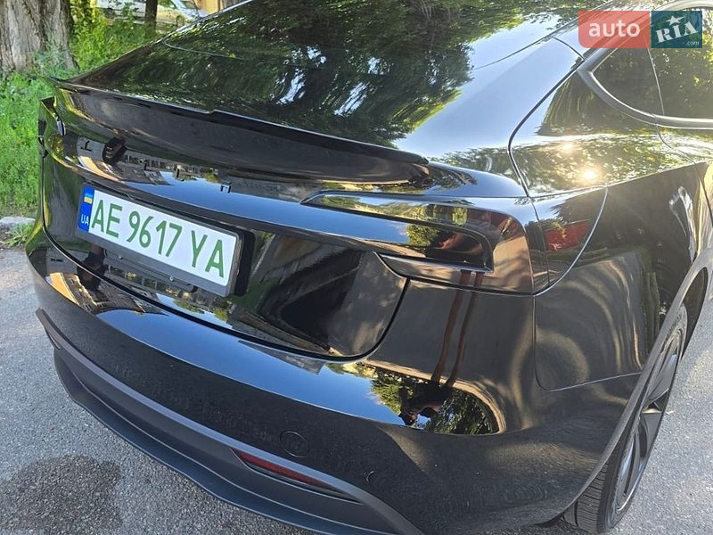 Седан Tesla Model 3 2024 в Днепре