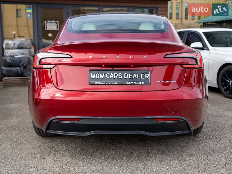 Седан Tesla Model 3 2024 в Киеве