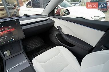 Седан Tesla Model 3 2024 в Киеве