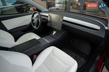 Седан Tesla Model 3 2024 в Киеве