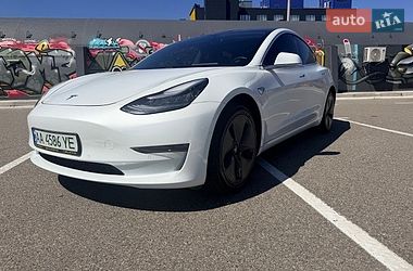 Седан Tesla Model 3 2020 в Киеве