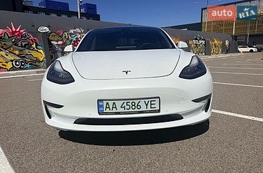 Седан Tesla Model 3 2020 в Киеве