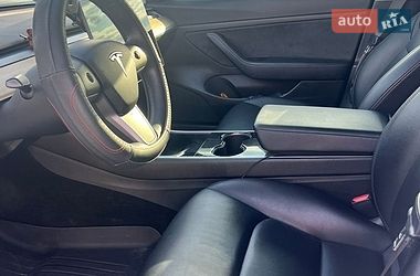 Седан Tesla Model 3 2020 в Киеве