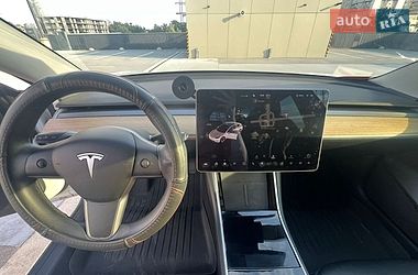 Седан Tesla Model 3 2020 в Киеве