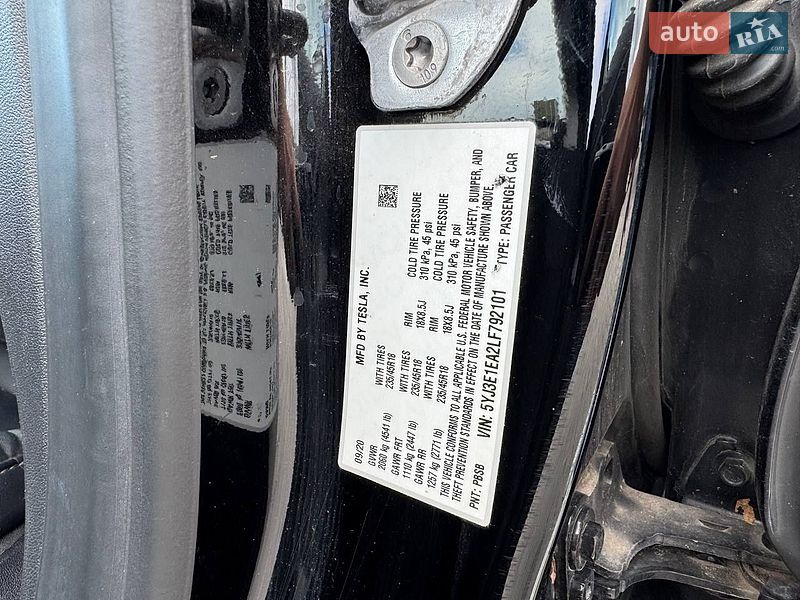 Седан Tesla Model 3 2020 в Луцке
