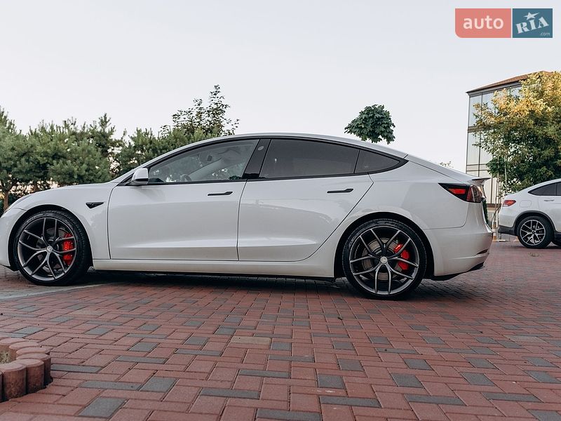 Седан Tesla Model 3 2023 в Киеве фото 5 Седан Tesla Model 3 2023 в Киеве